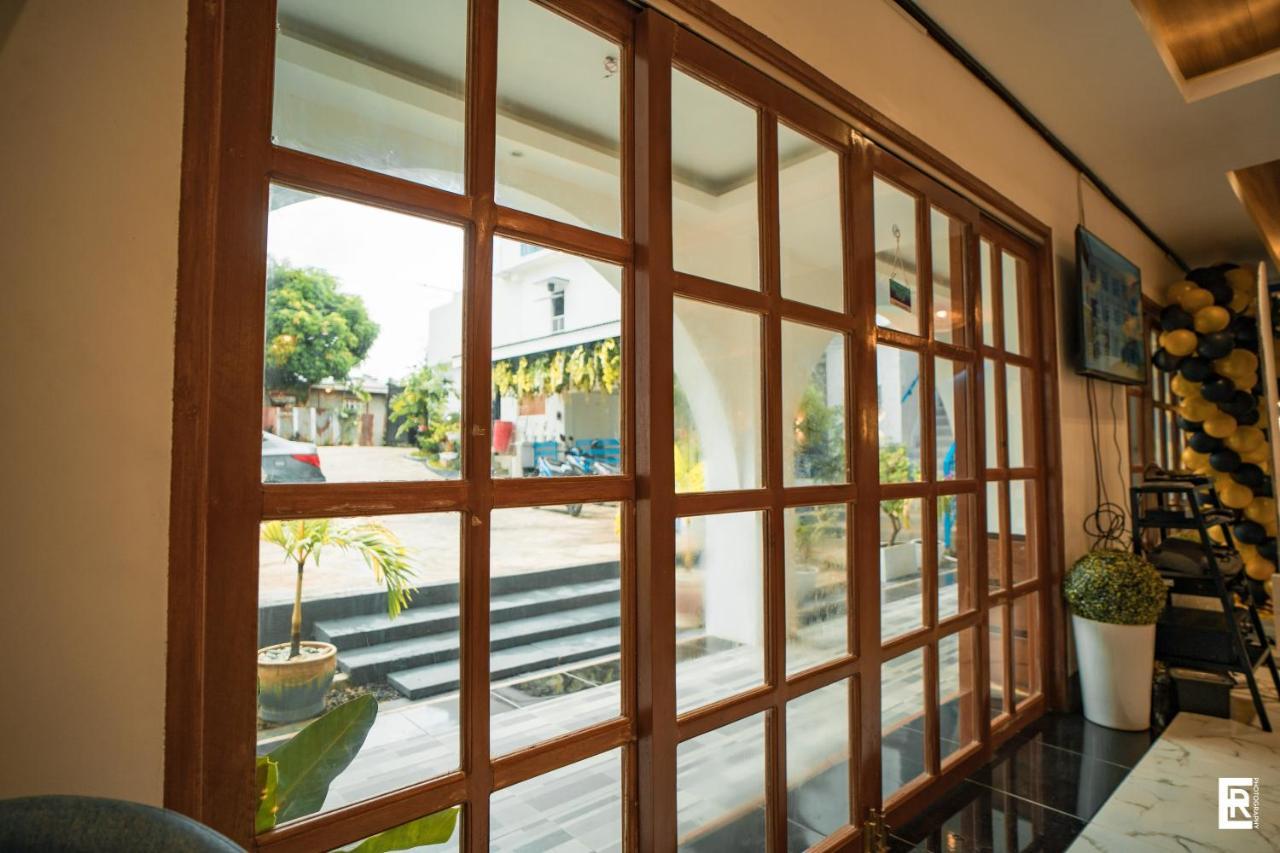 Bernese Resort Hotel Powered By Cocotel Ligao Exterior photo