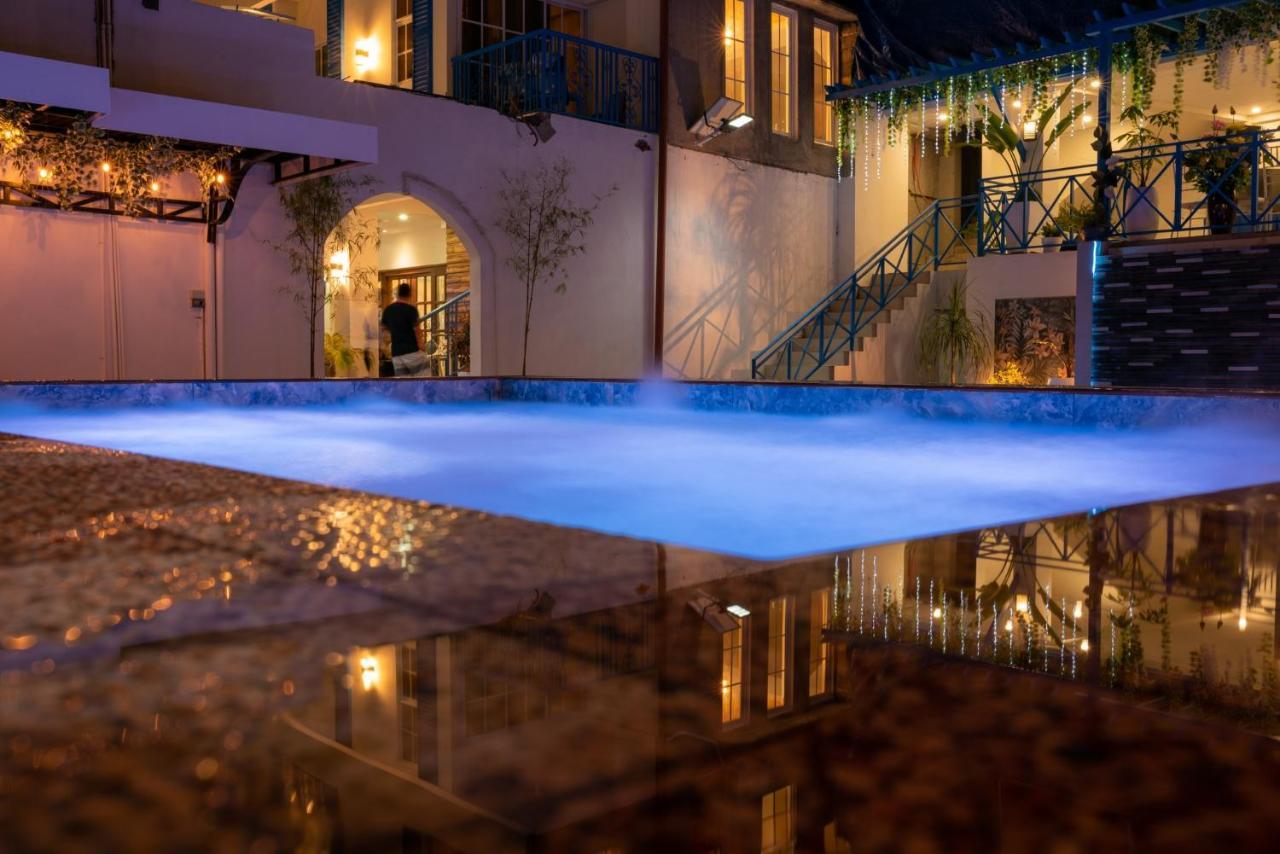Bernese Resort Hotel Powered By Cocotel Ligao Exterior photo