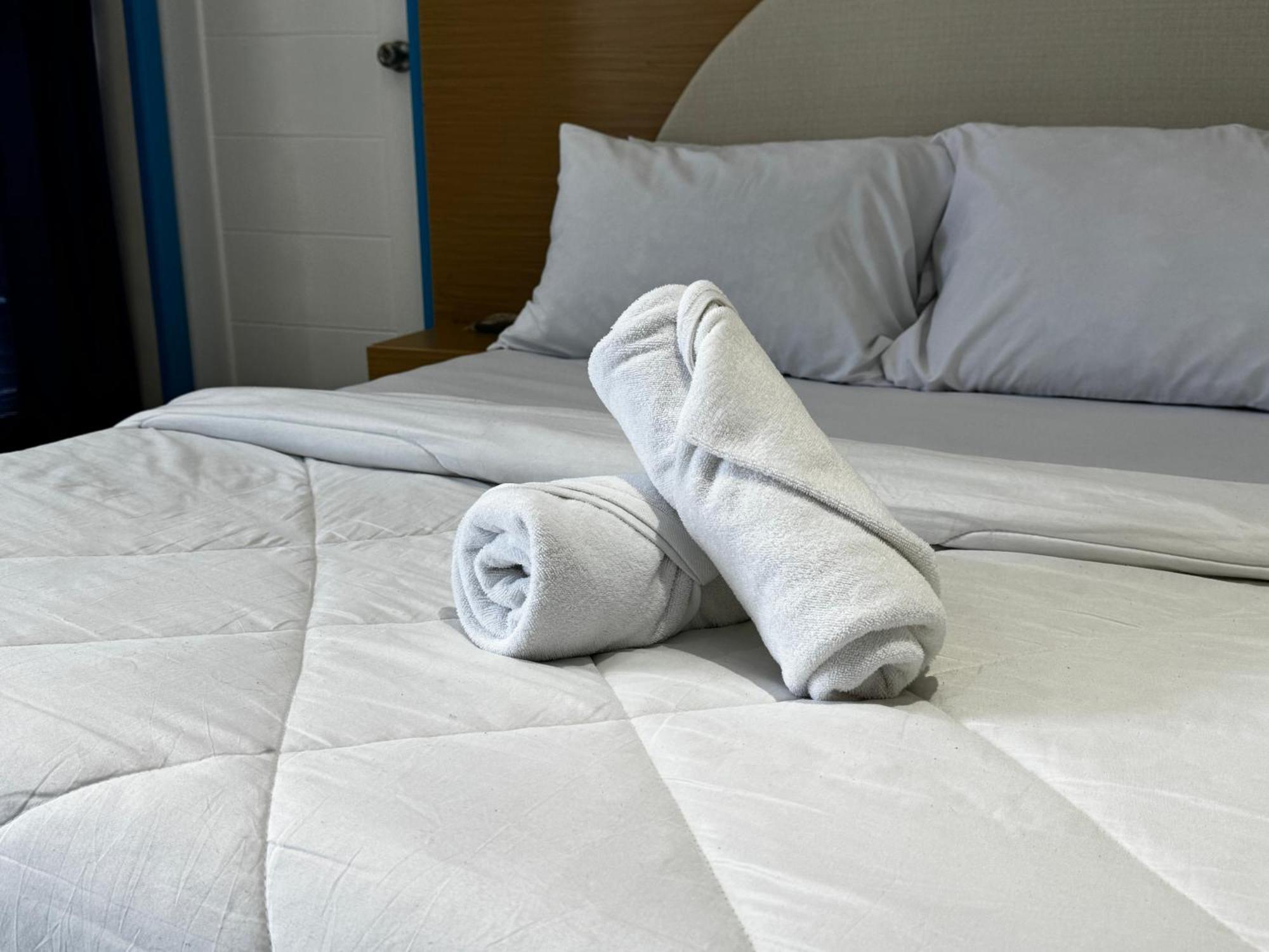 Bernese Resort Hotel Powered By Cocotel Ligao Room photo